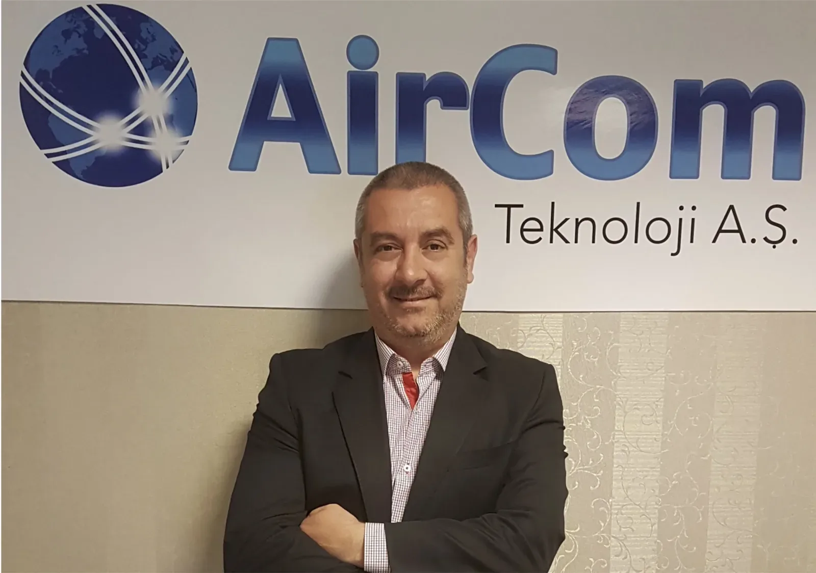 "تقدم شركة AirCom Technology خدمة كاملة من الألف إلى الياء مع فريقها القوي"